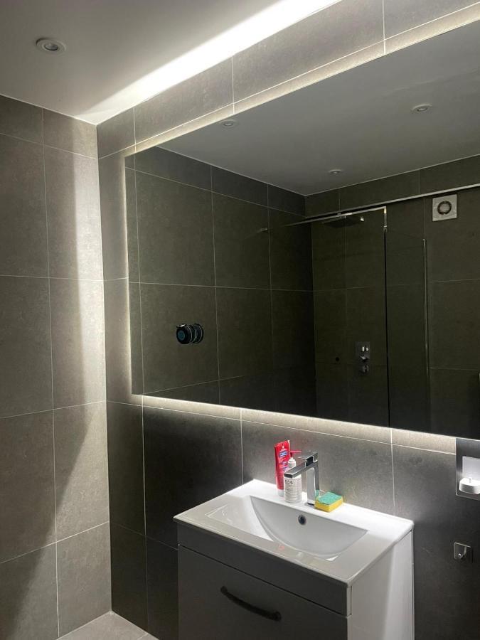 Balham, South London Spacious Guest House 1, 6 Rooms Available 외부 사진