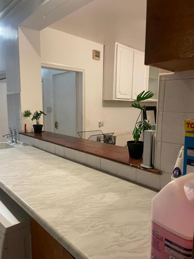 Balham, South London Spacious Guest House 1, 6 Rooms Available 외부 사진