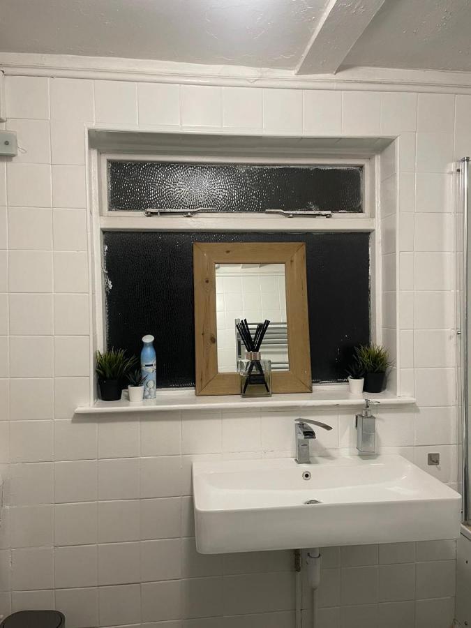 Balham, South London Spacious Guest House 1, 6 Rooms Available 외부 사진