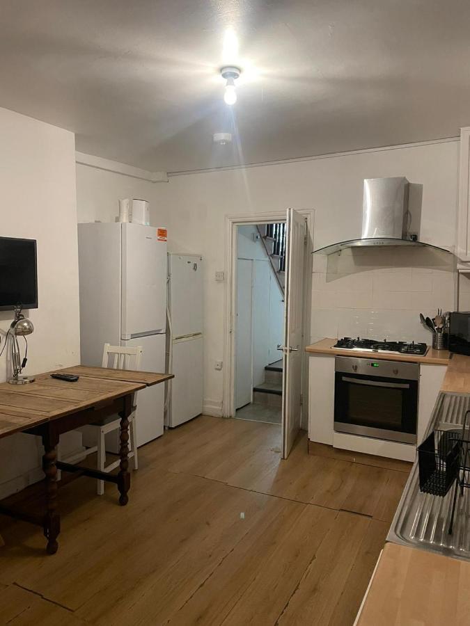 Balham, South London Spacious Guest House 1, 6 Rooms Available 외부 사진