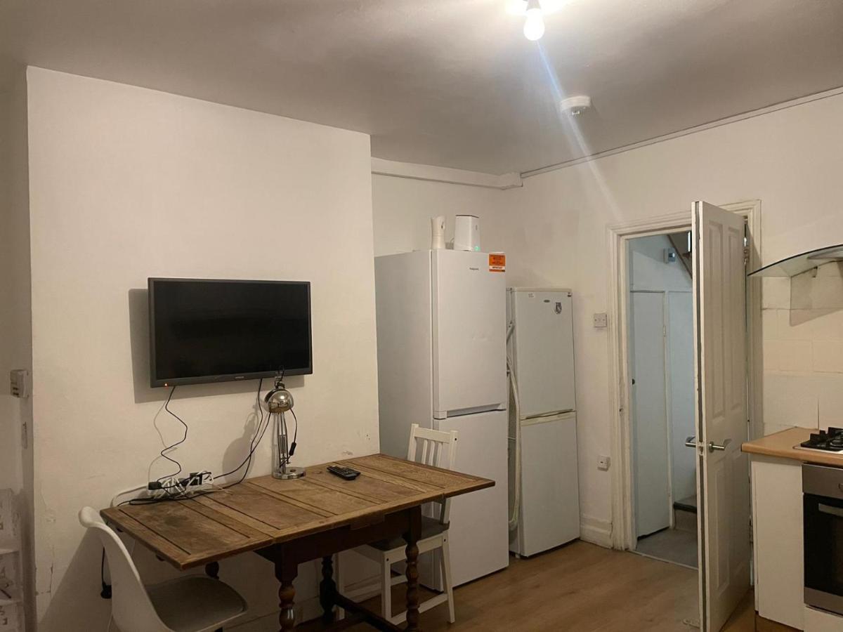 Balham, South London Spacious Guest House 1, 6 Rooms Available 외부 사진