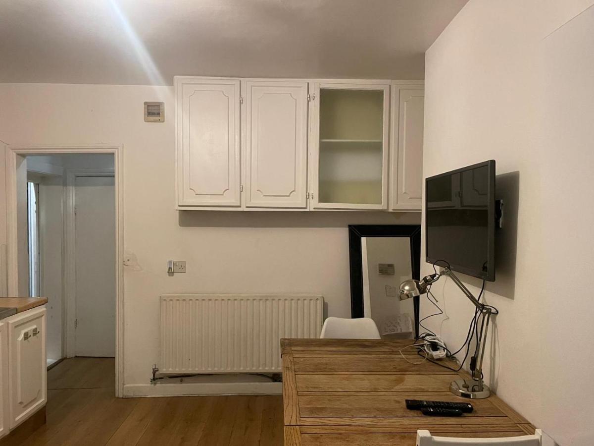 Balham, South London Spacious Guest House 1, 6 Rooms Available 외부 사진